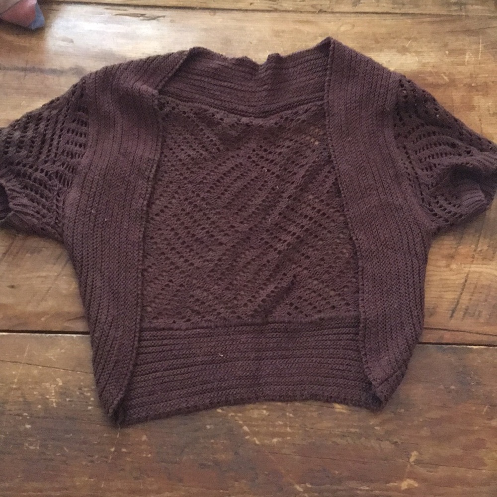Short sleeve half cartigan